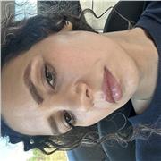 Hablo árabe y Francés. El árabe es mi lengua materna y el francés desde que tenía 9 o 10 años lo estudiaba